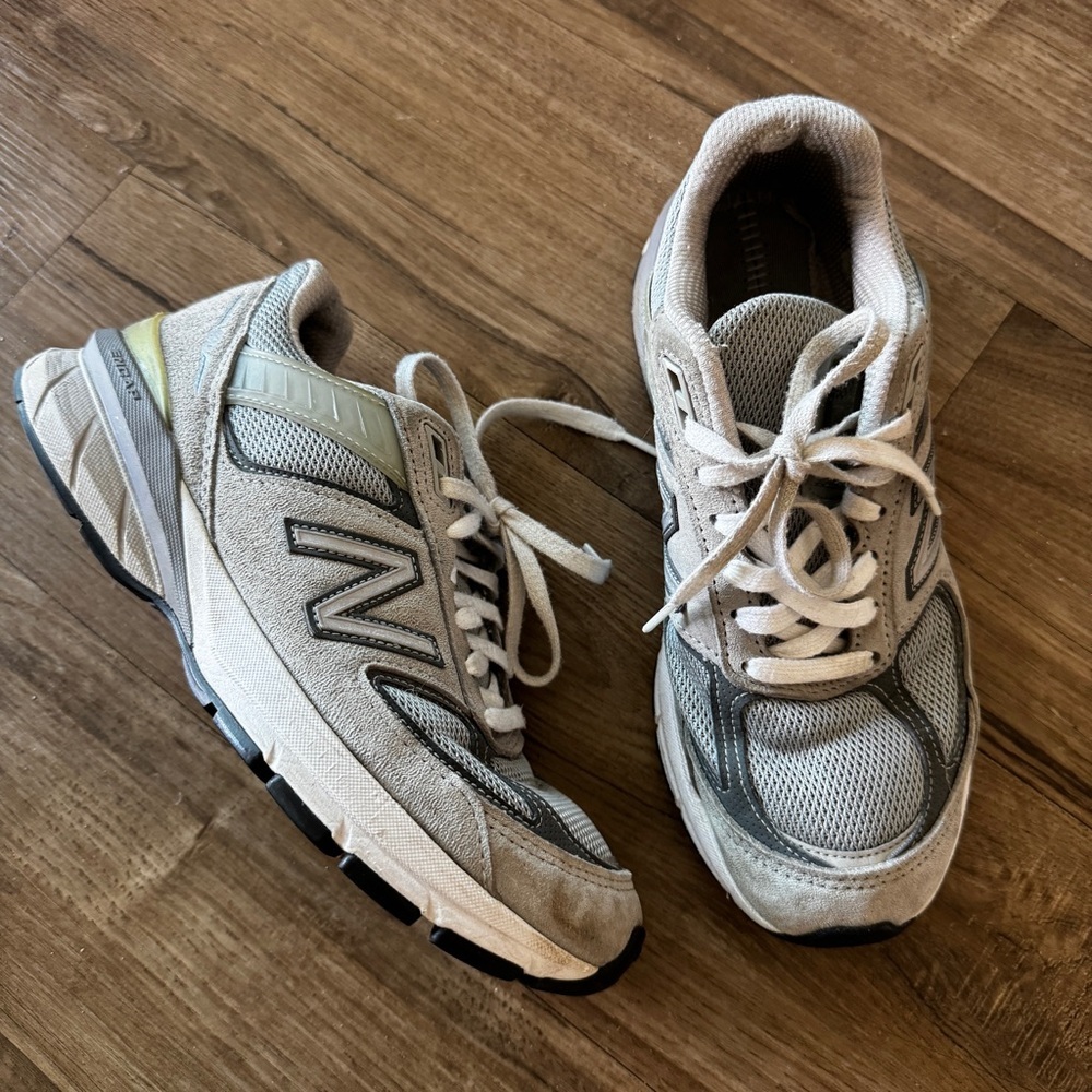 New Balance 990V5 sneakers gray size 7